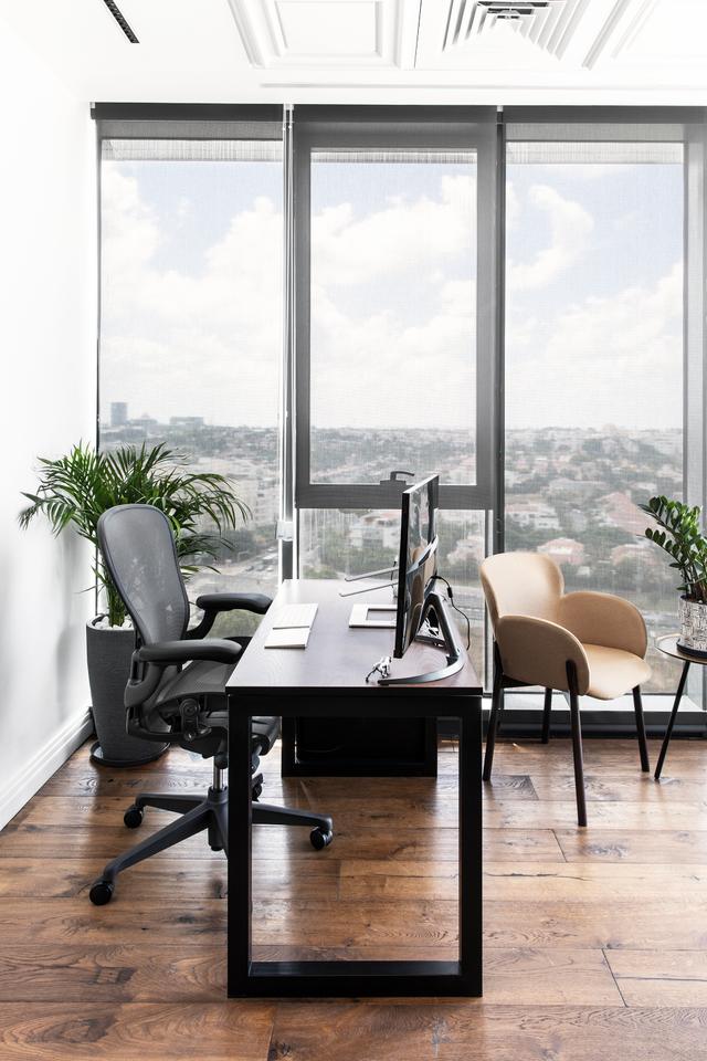 Executive office for 3 people
